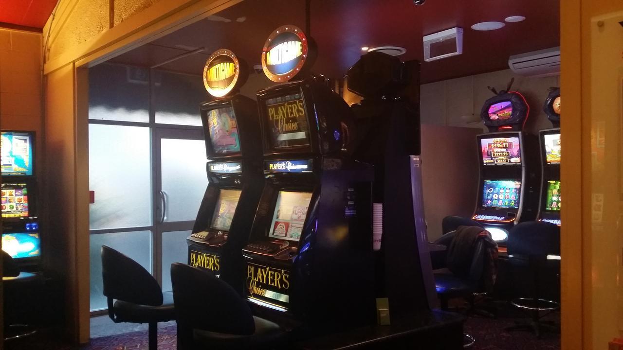 Railway Hotel Греймут Екстер'єр фото